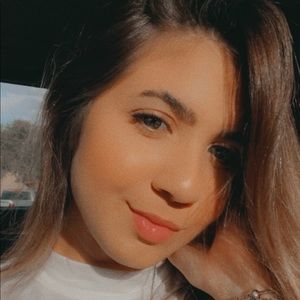 Meet your Posher, Arianna